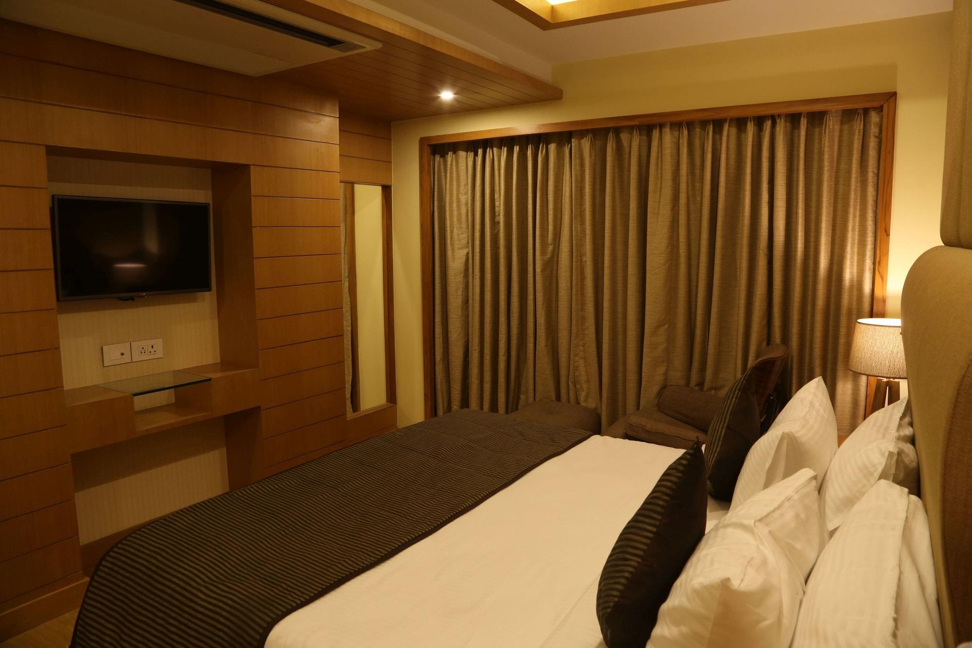 The Fern Residency Mundra Hotel Bagian luar foto