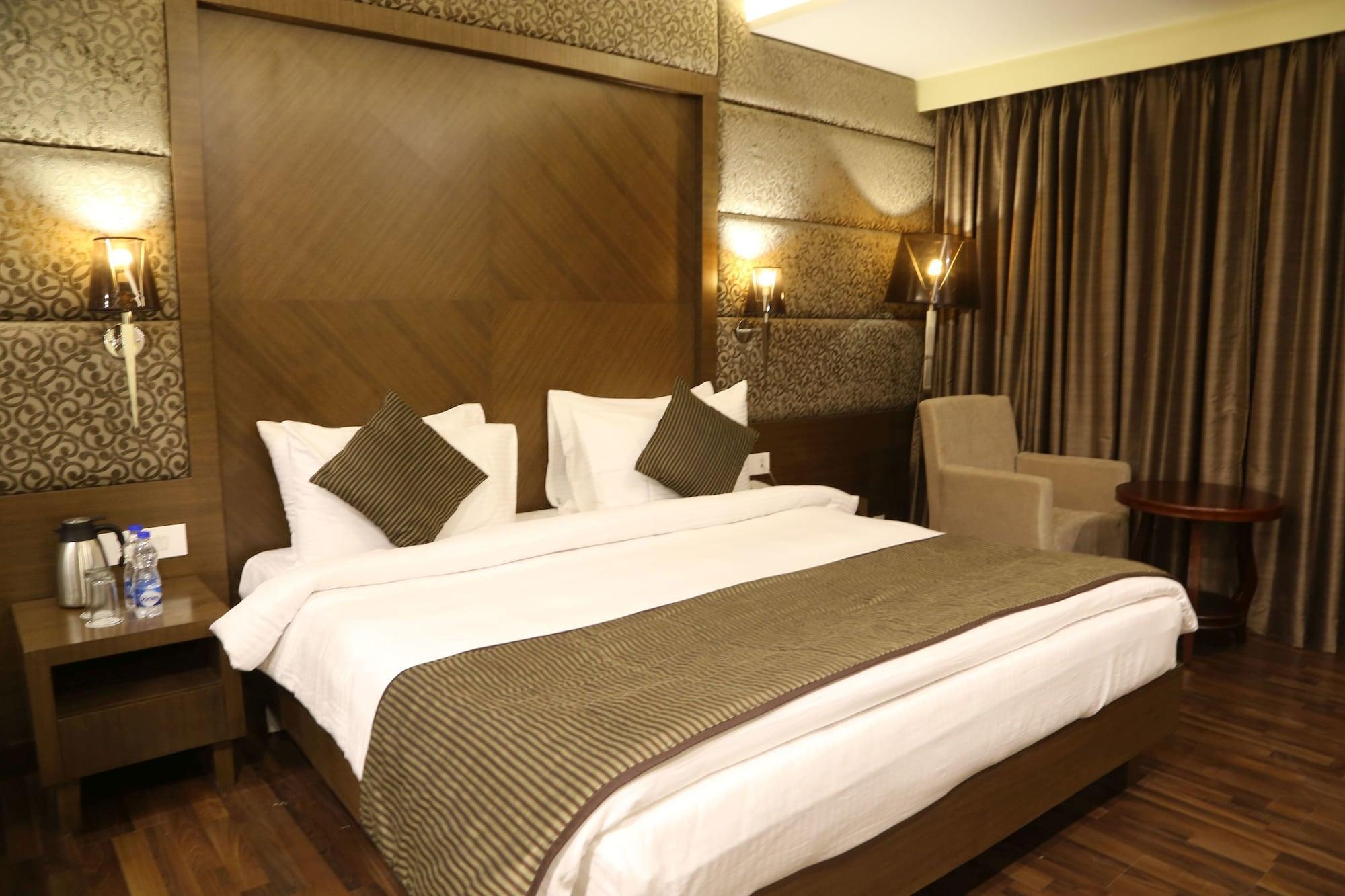 The Fern Residency Mundra Hotel Bagian luar foto