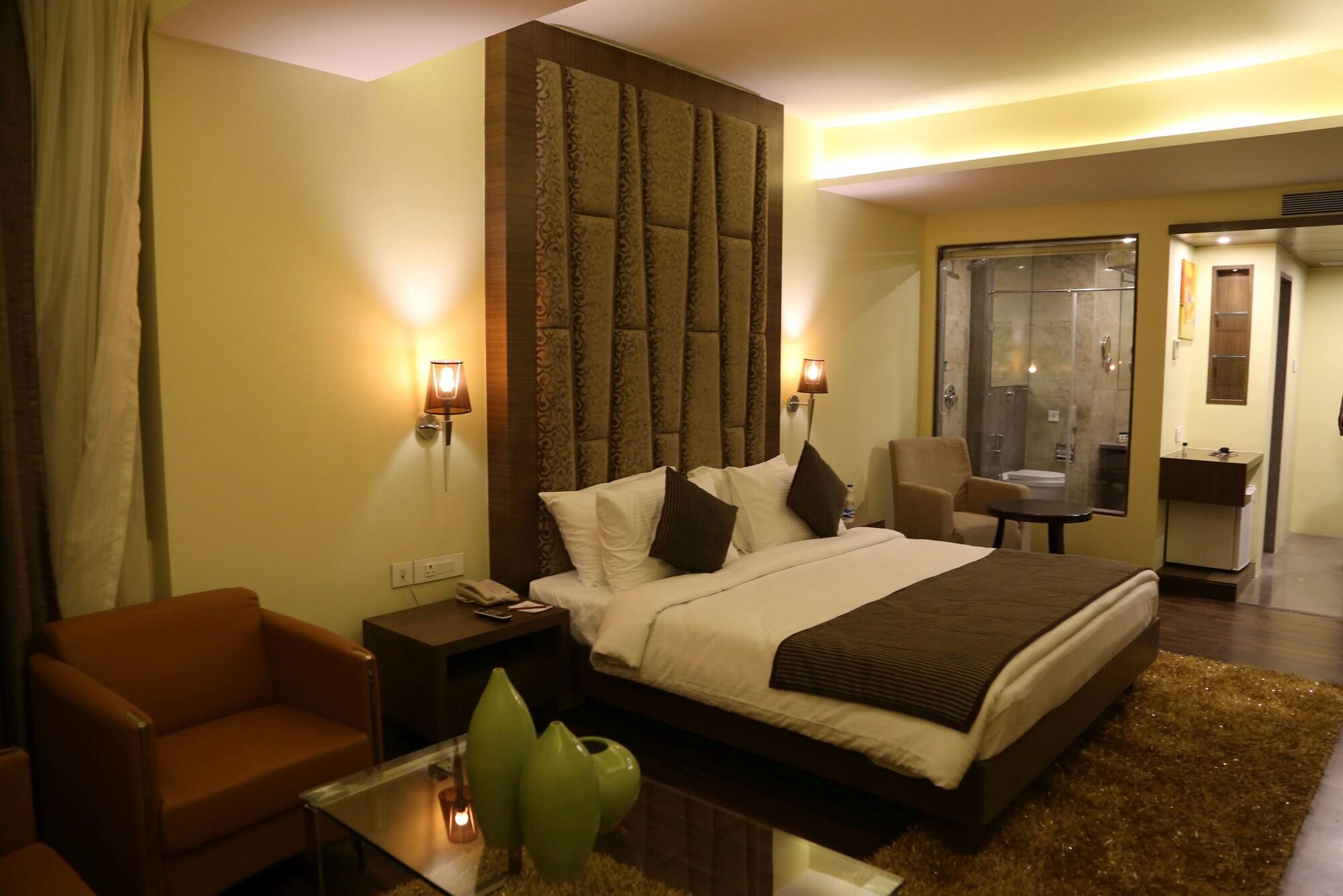 The Fern Residency Mundra Hotel Bagian luar foto