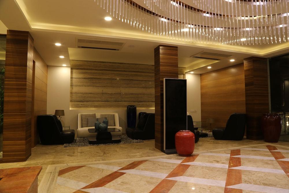 The Fern Residency Mundra Hotel Bagian luar foto
