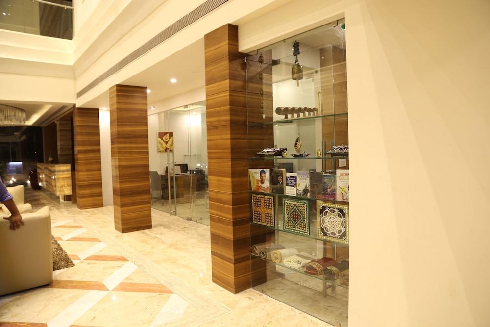 The Fern Residency Mundra Hotel Bagian luar foto