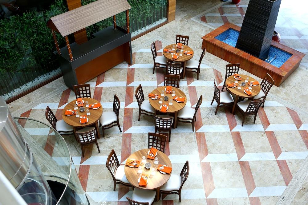 The Fern Residency Mundra Hotel Bagian luar foto