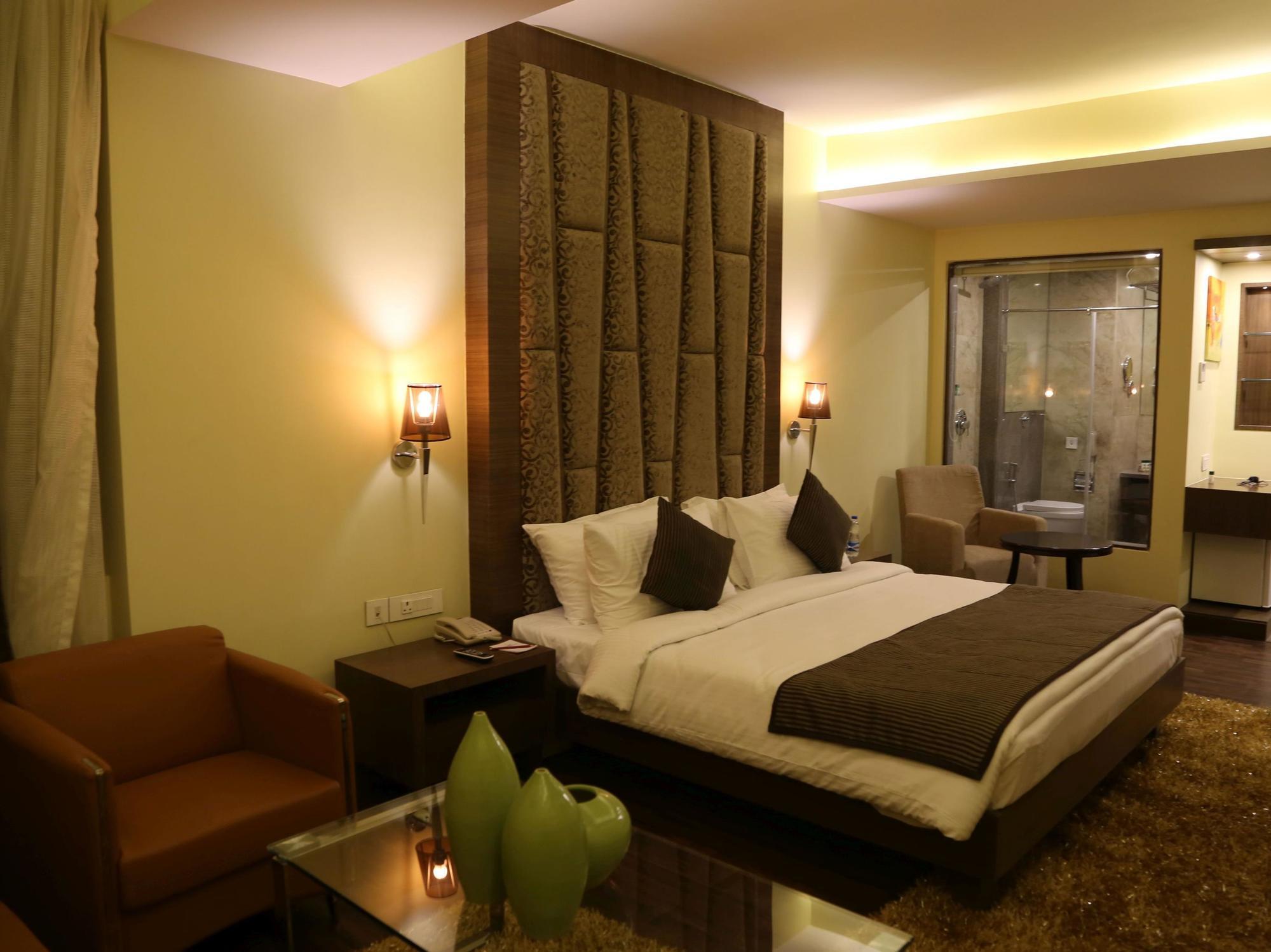 The Fern Residency Mundra Hotel Bagian luar foto