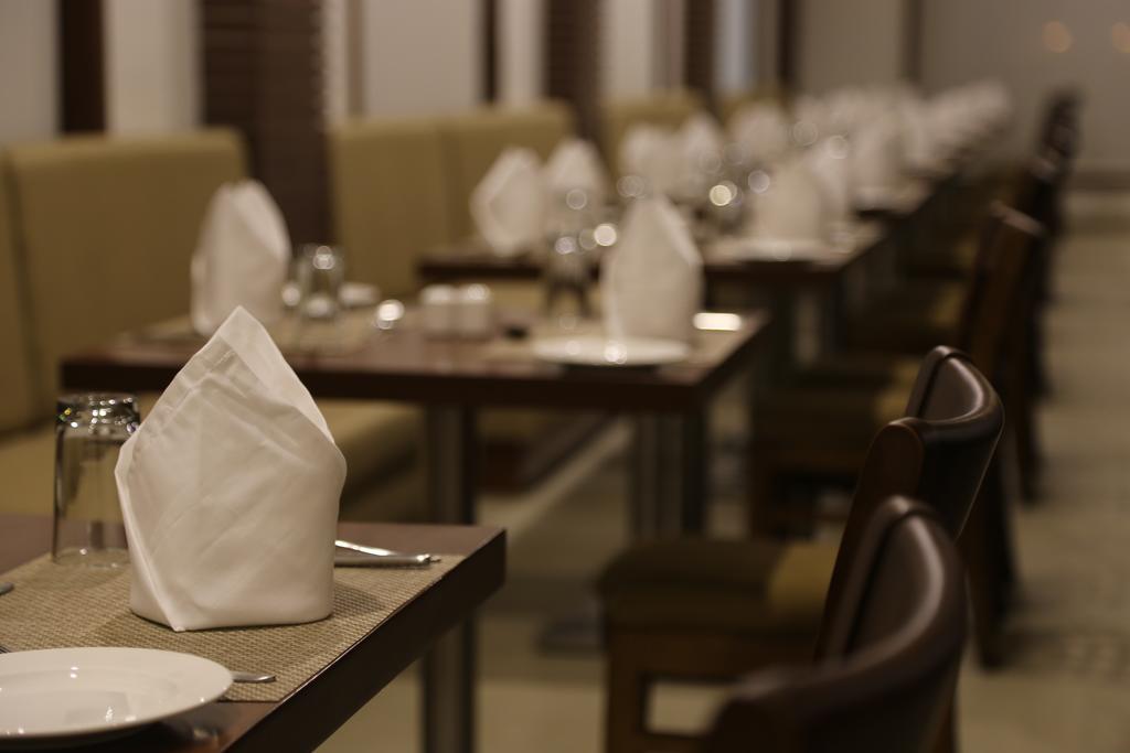 The Fern Residency Mundra Hotel Bagian luar foto