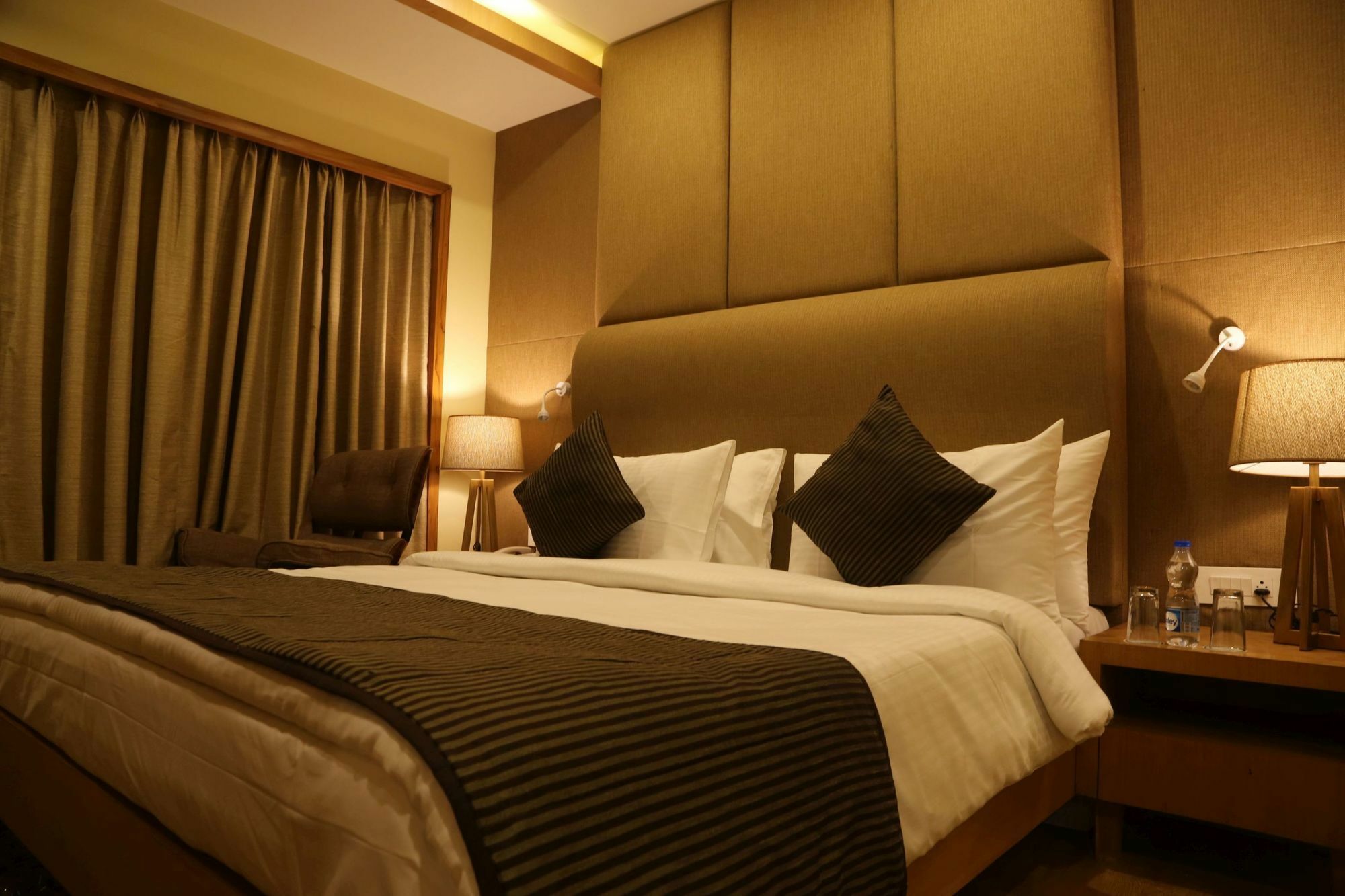 The Fern Residency Mundra Hotel Bagian luar foto